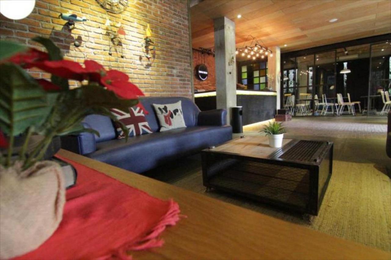 Triple Seven Bed & Breakfast Bandung Exterior foto