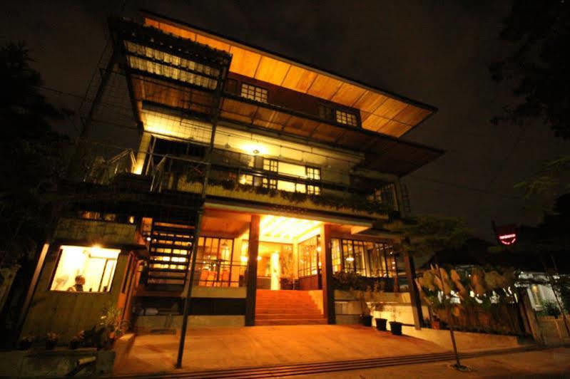Triple Seven Bed & Breakfast Bandung Exterior foto